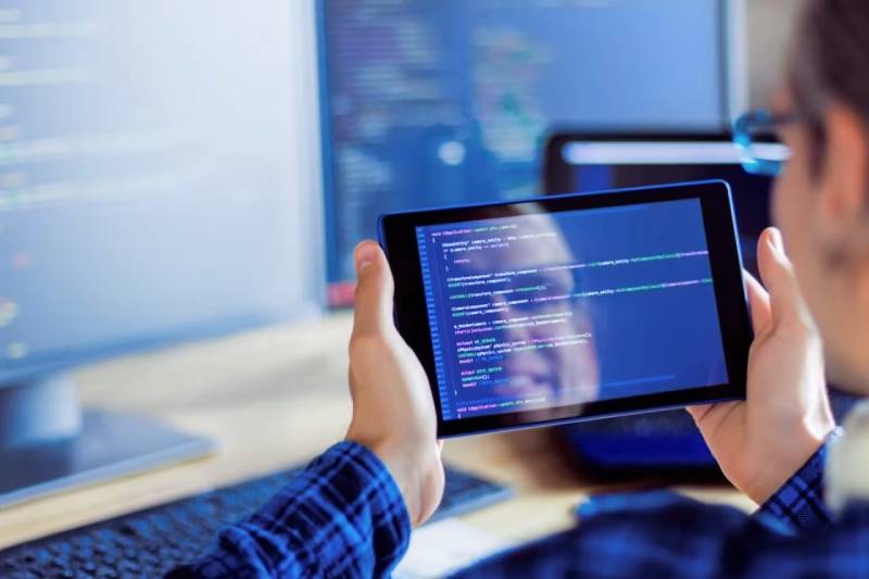 成都小程序开发：边缘计算与云计算的融合创新及应用实践